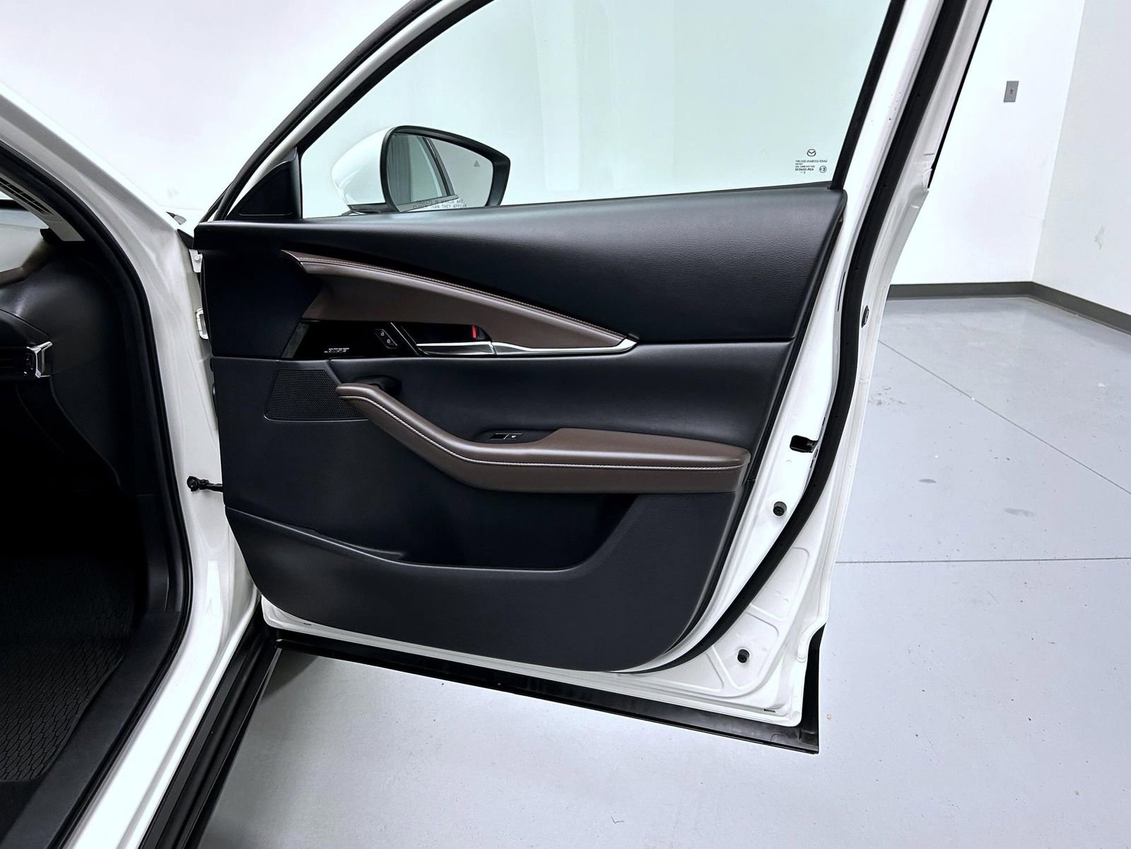 Used 2020 MAZDA CX-30 AWD w/ Premium Package image 16