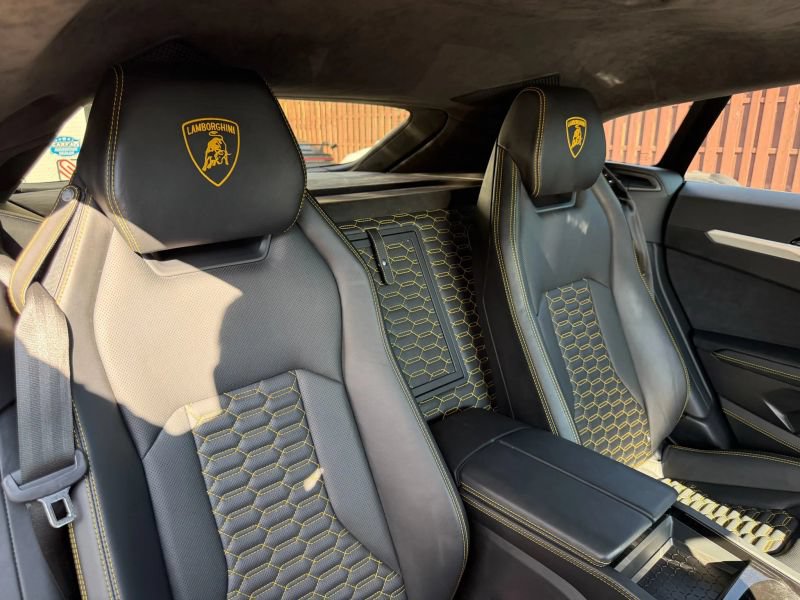 Used 2019 Lamborghini Urus AWD/4WD image 15