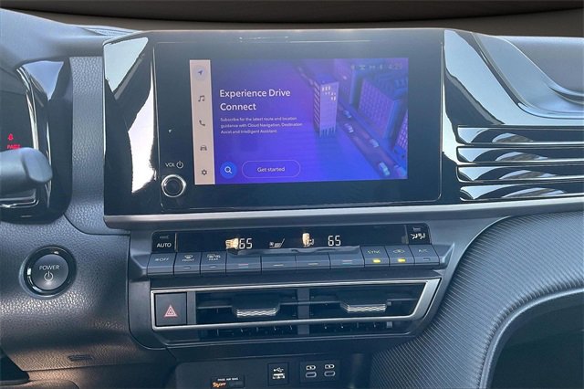 Used 2025 Toyota Camry SE image 6