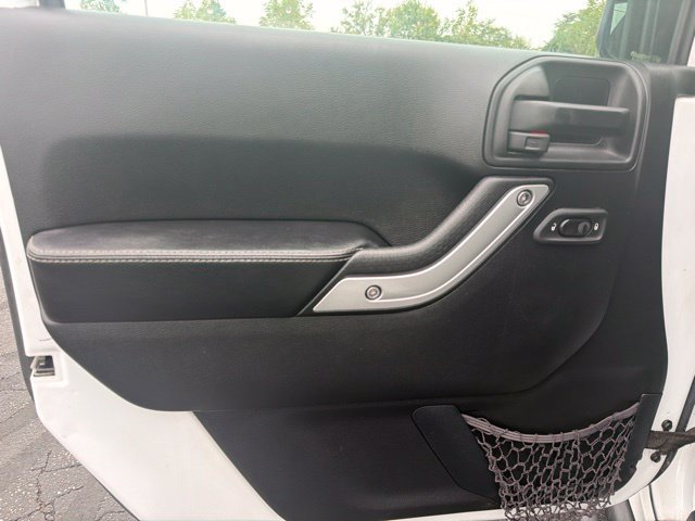 Used 2017 Jeep Wrangler Unlimited Rubicon AWD/4WD image 10