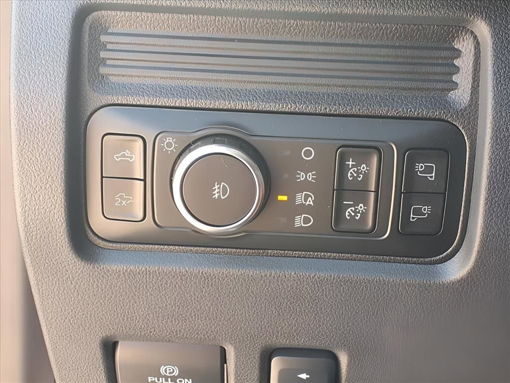 New 2026 Ford F250 Lariat w/ Black Appearance Package image 19