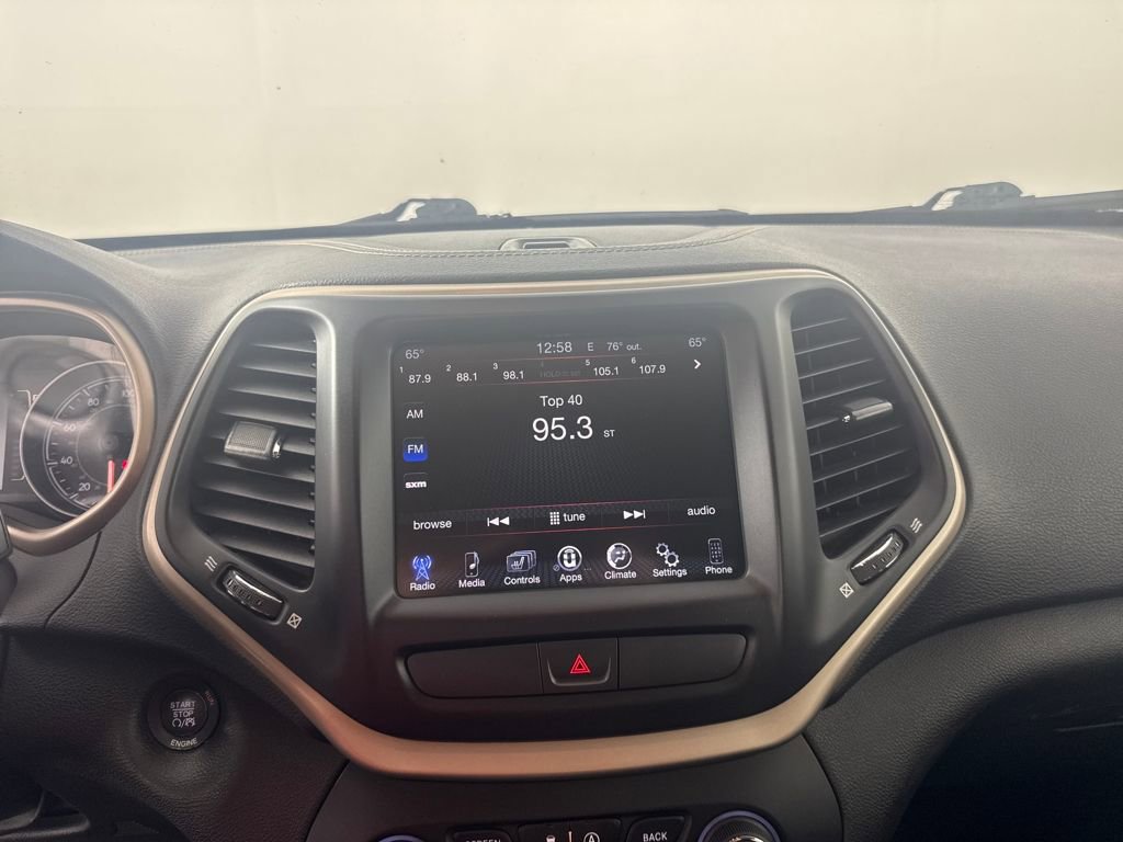 Used 2016 Jeep Cherokee Latitude w/ Comfort/Convenience Group image 18