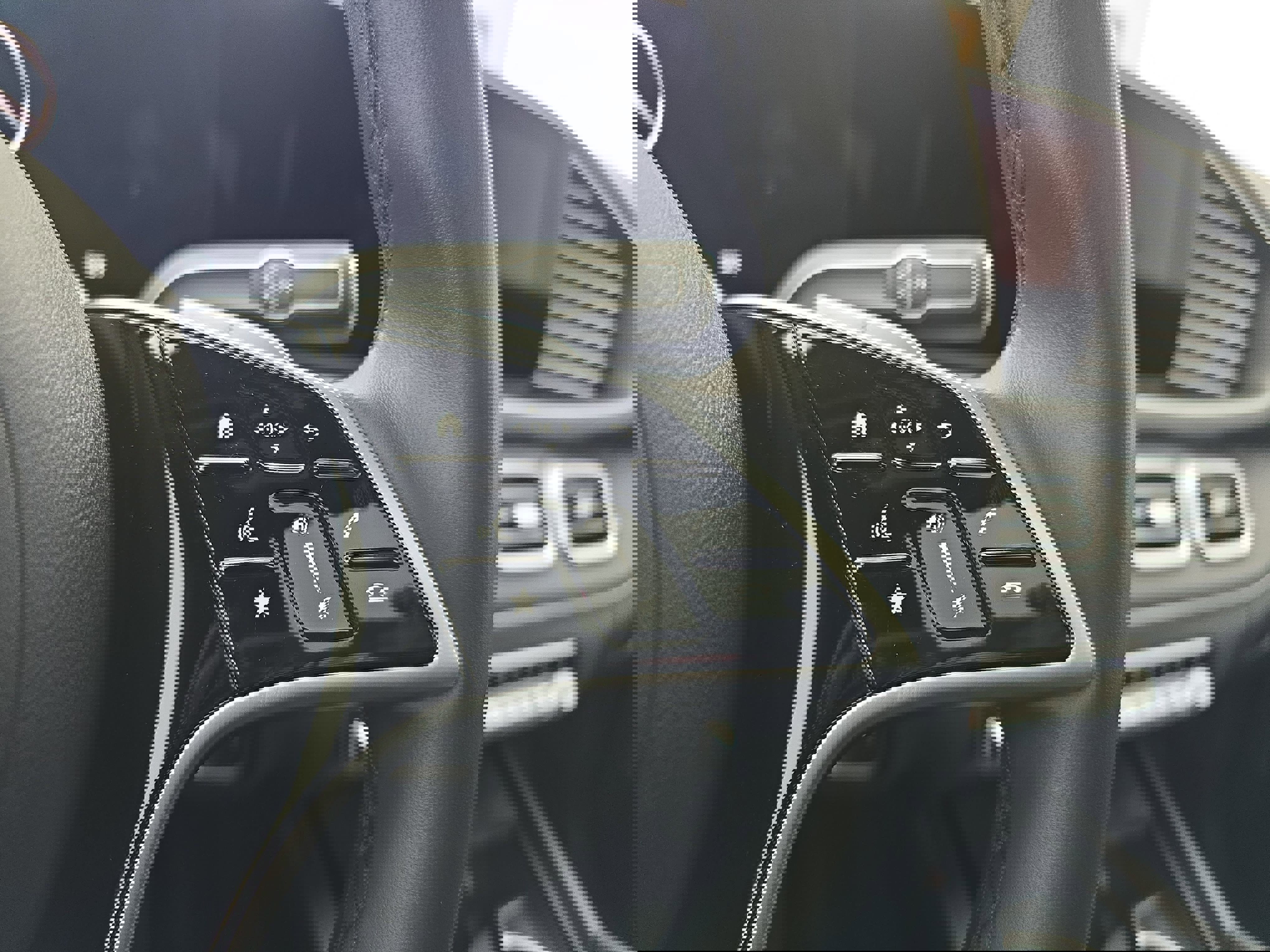 Used 2025 Mercedes-Benz GLE 450 4MATIC image 18