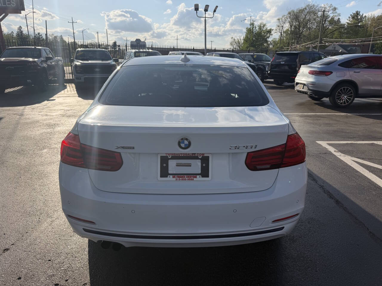 Used 2016 BMW 328i xDrive Sedan AWD/4WD image 6