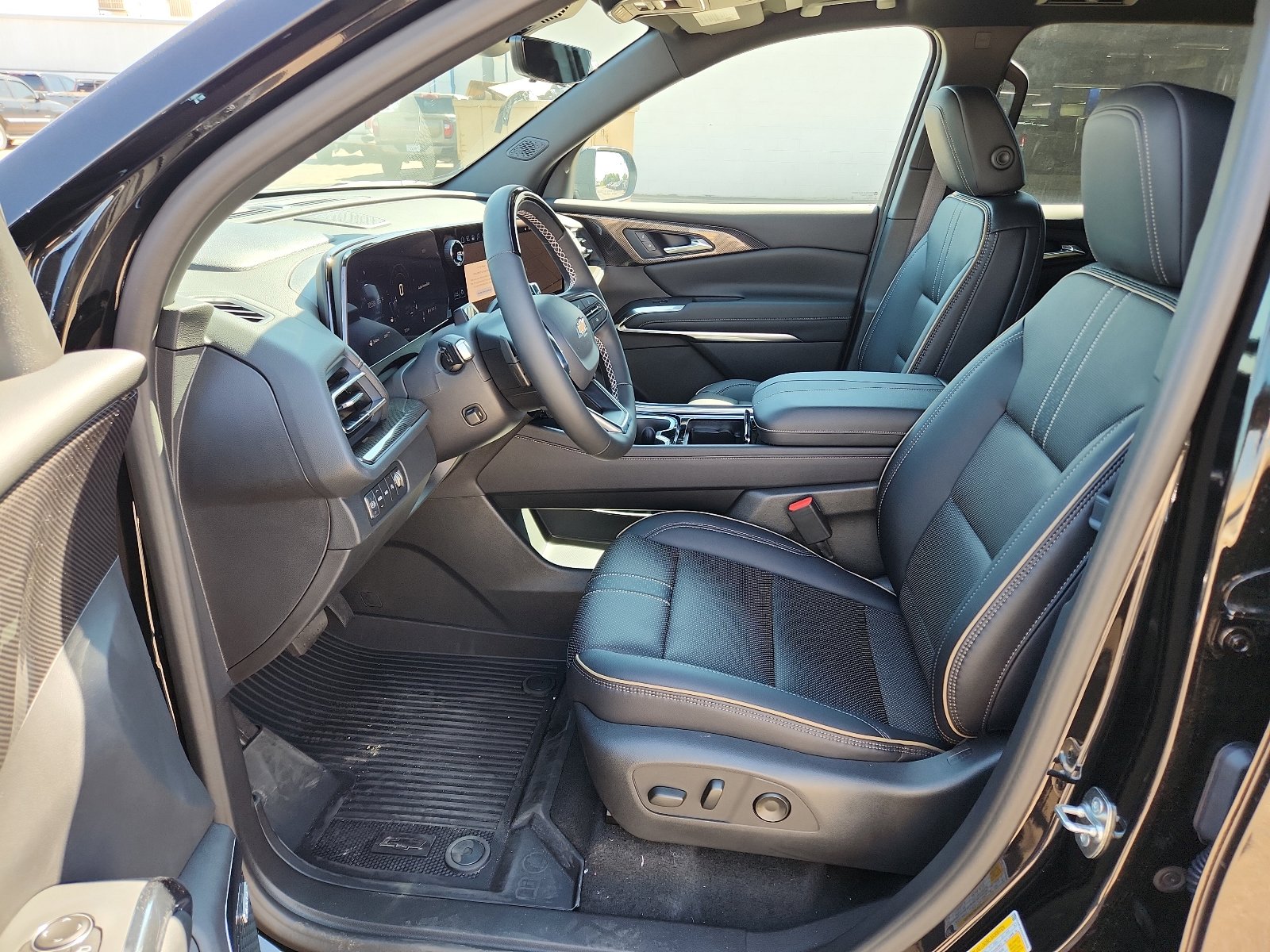 New 2026 Chevrolet Traverse High Country w/ LPO, Floor Liner Package image 11