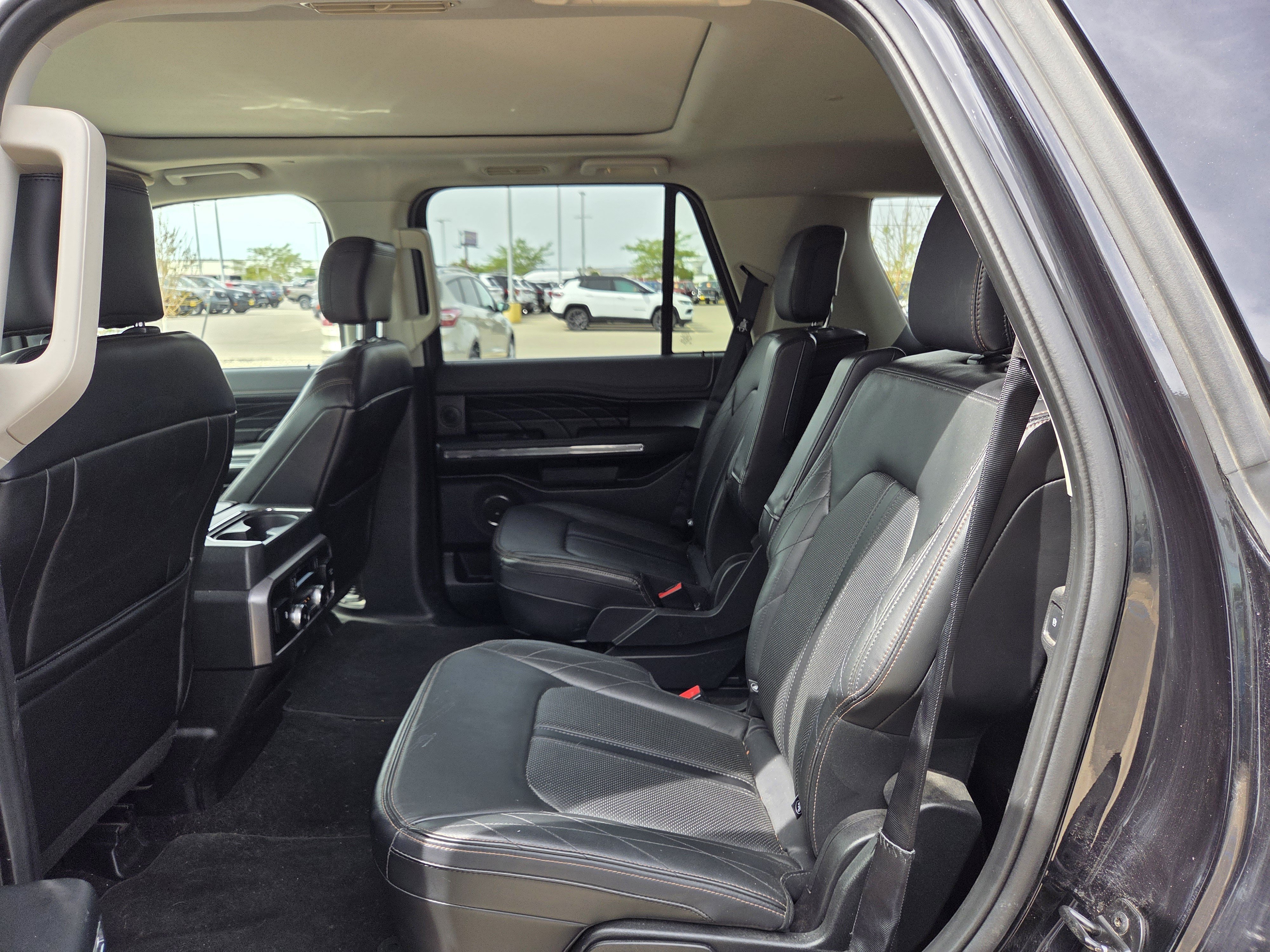 Used 2019 Ford Expedition Platinum AWD/4WD image 9