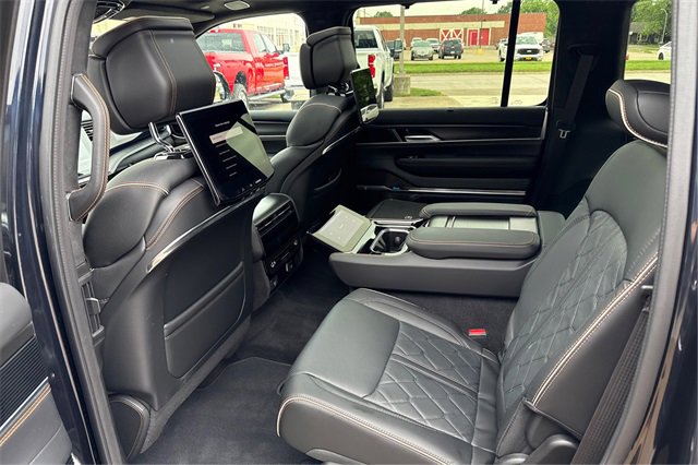 Used 2025 Jeep Grand Wagoneer L Series III w/ Rear Seat Video Group 1 image 10