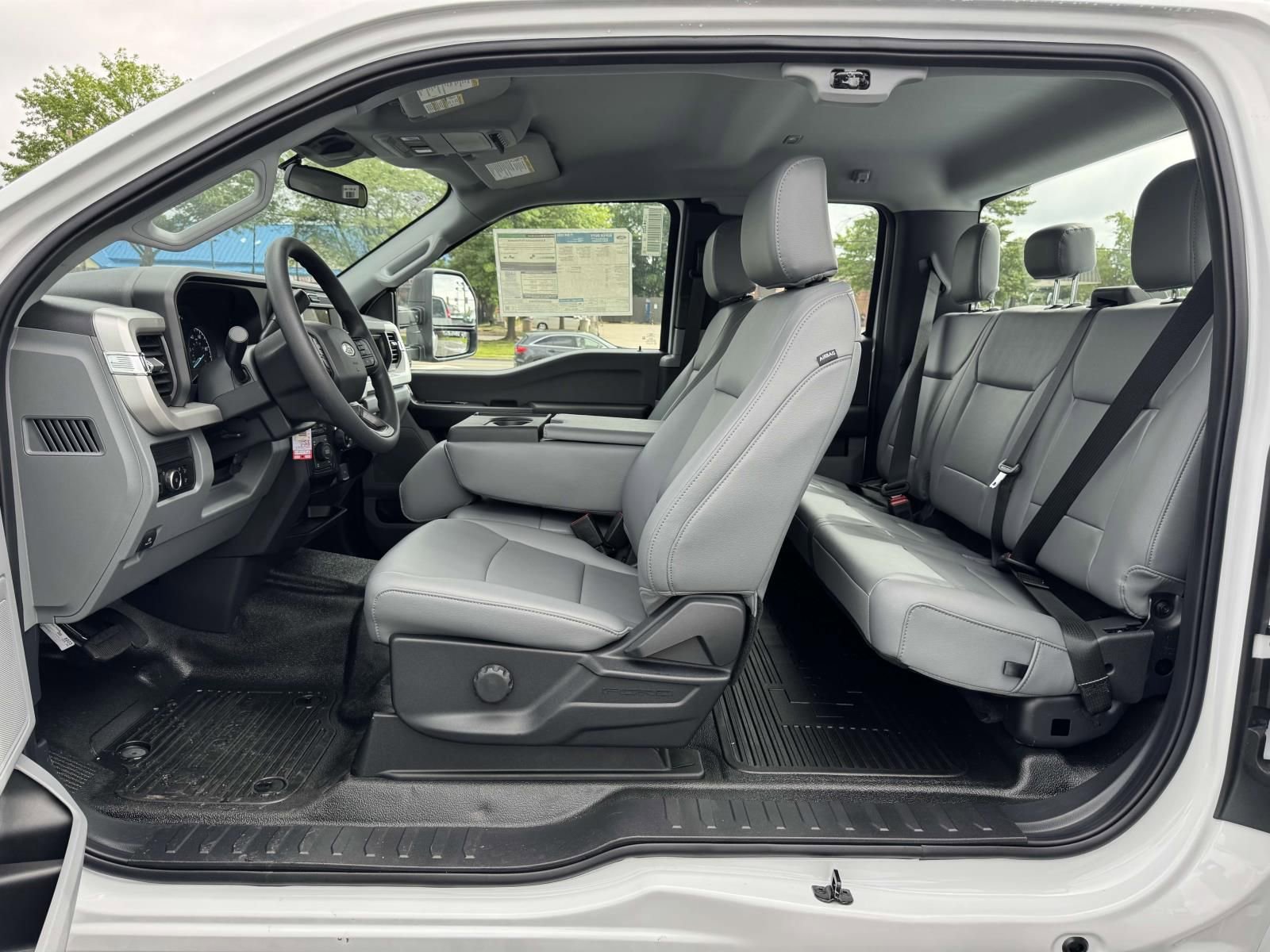 New 2025 Ford F250 XLT w/ FX4 Off-Road Package image 11