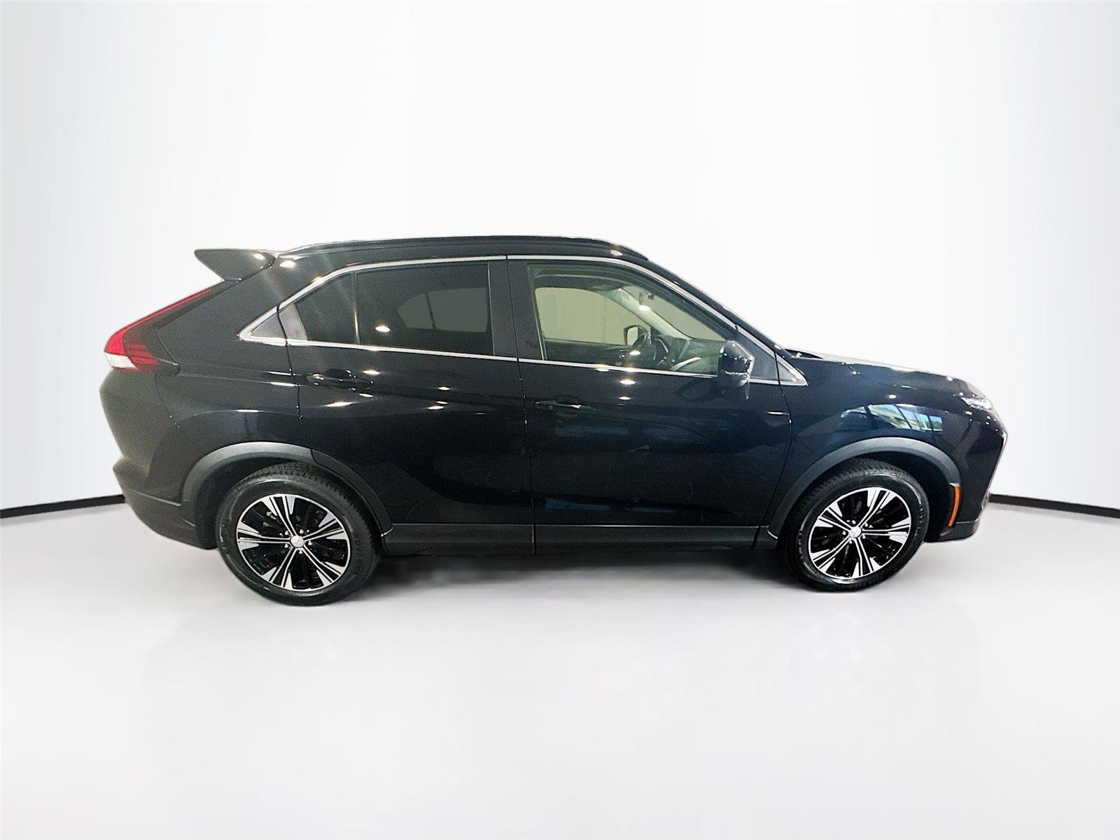 Used 2022 Mitsubishi Eclipse Cross SE image 32
