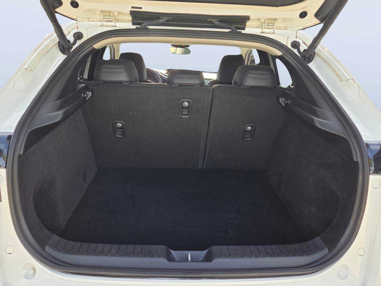 Used 2020 MAZDA CX-30 FWD w/ Premium Package image 14