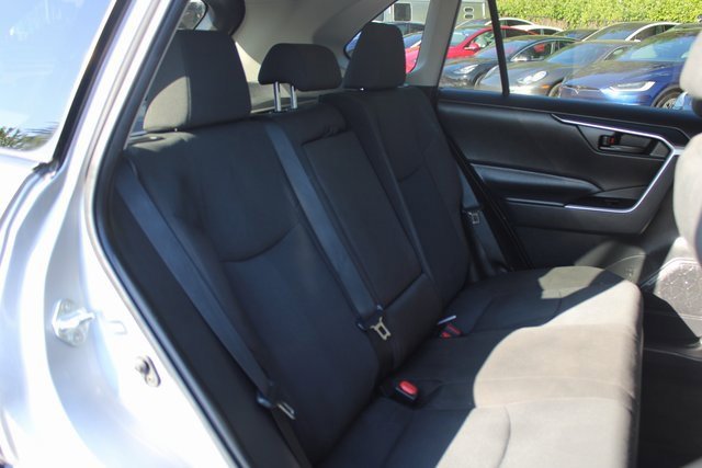 Used 2022 Toyota RAV4 LE image 17