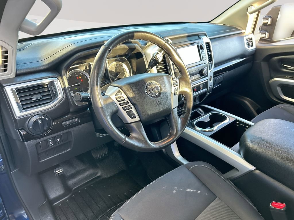 Used 2018 Nissan Titan SV w/ SV Convenience Package AWD/4WD image 13