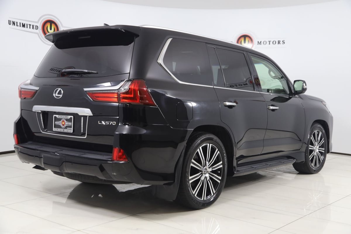 Used 2020 Lexus LX 570 4WD w/ Luxury Package image 3