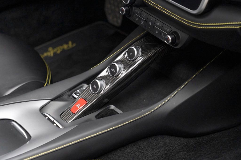 Used 2019 Ferrari Portofino image 39