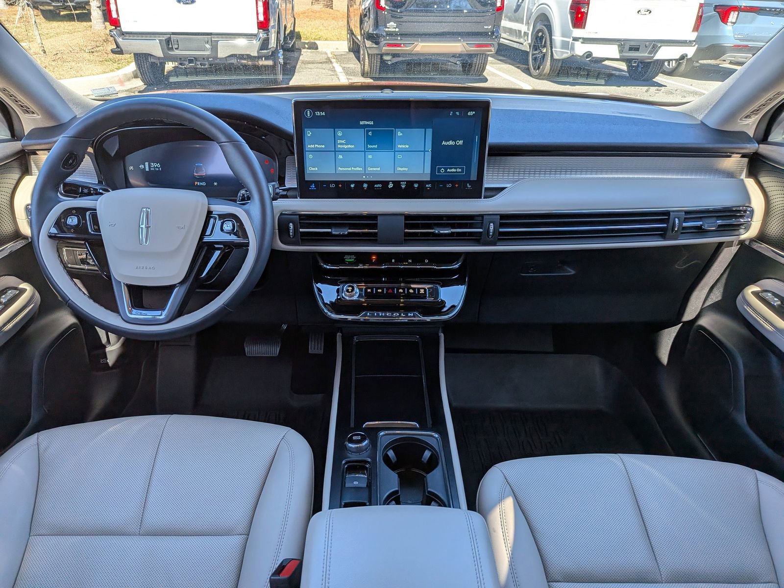 Used 2025 Lincoln Corsair FWD w/ Equipment Group 101A image 17