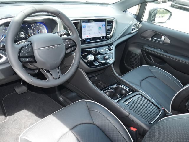 New 2027 Chrysler Pacifica Limited w/ S Appearance Package AWD/4WD image 17