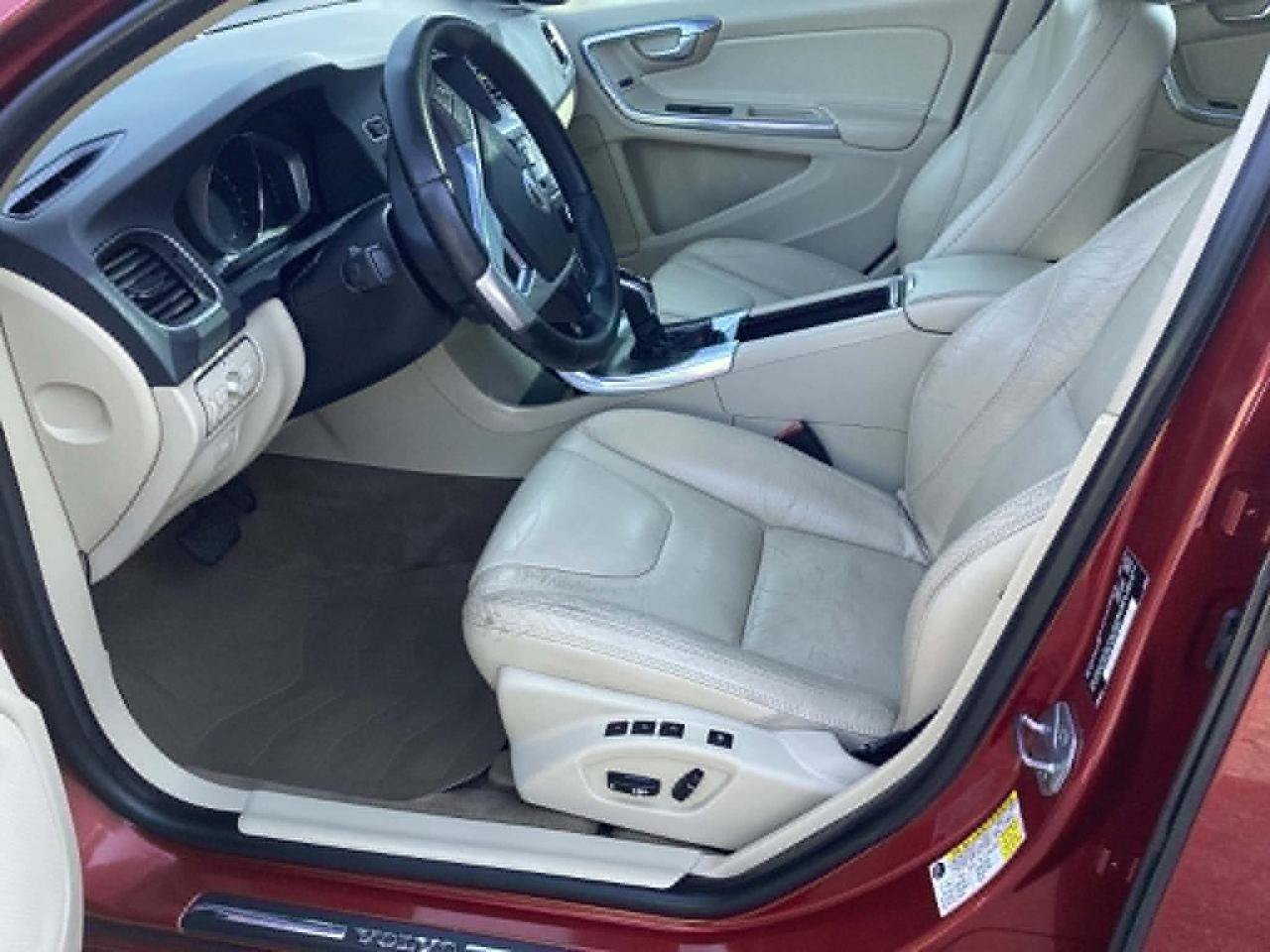Used 2014 Volvo S60 T5 FWD image 10