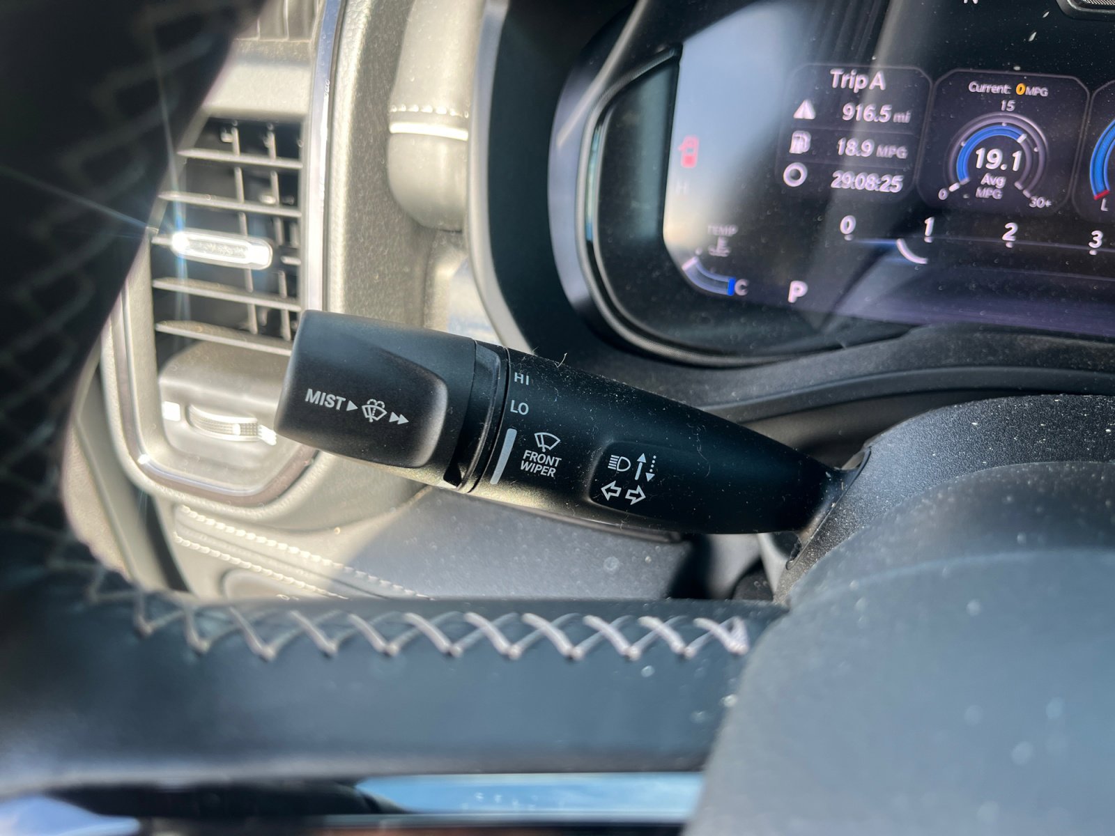 Used 2025 RAM 1500 Limited image 11