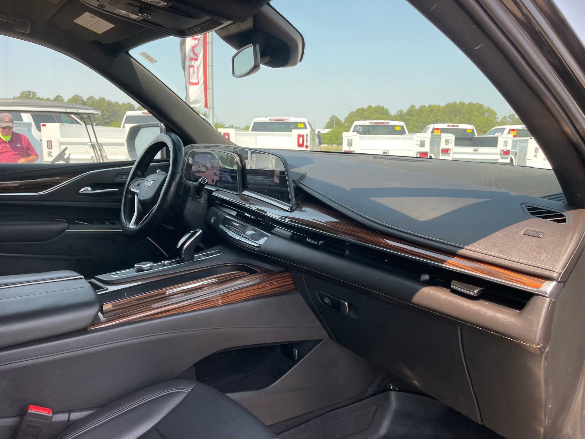 Used 2021 Cadillac Escalade Luxury image 28