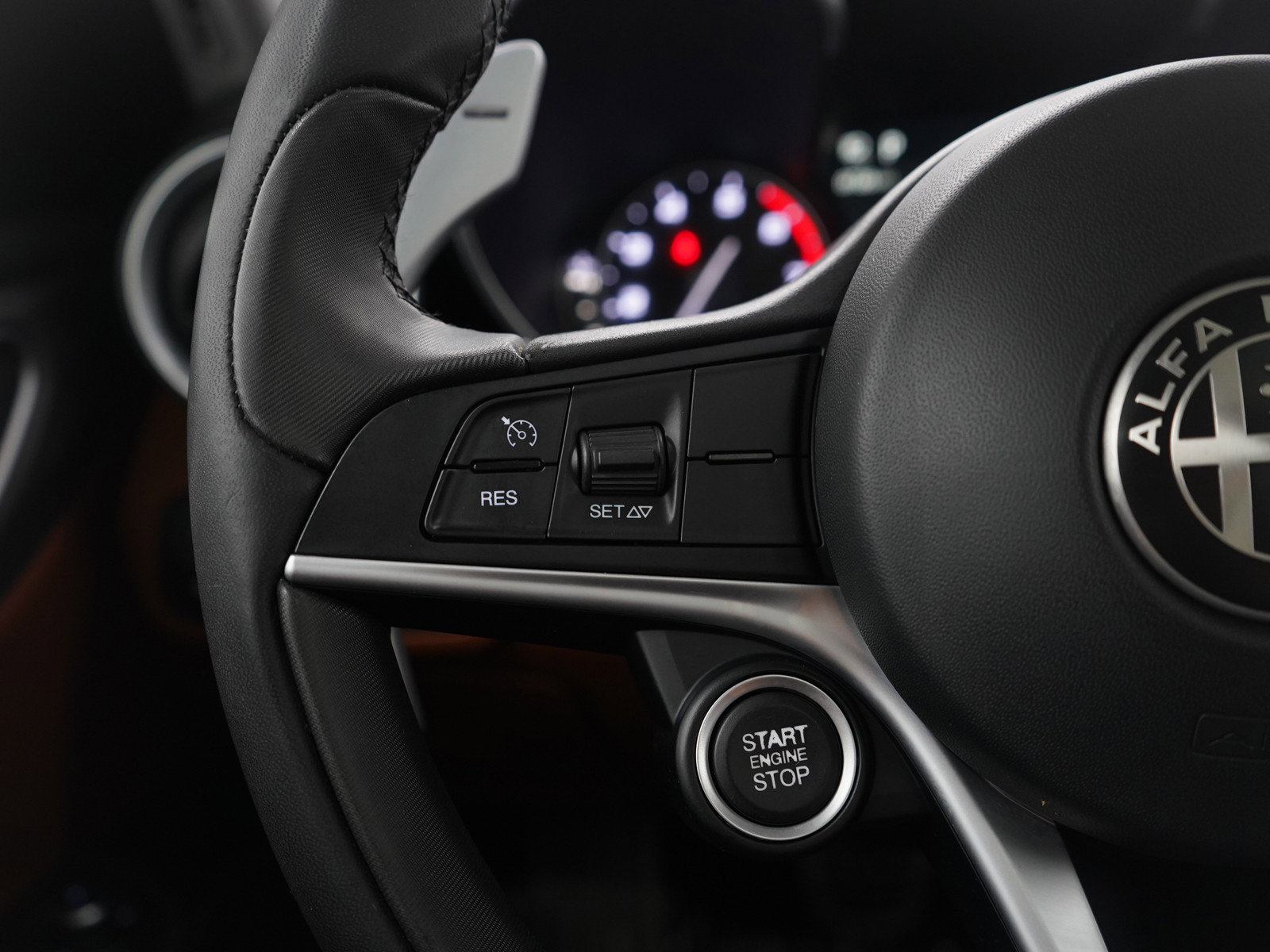Used 2018 Alfa Romeo Giulia AWD image 28