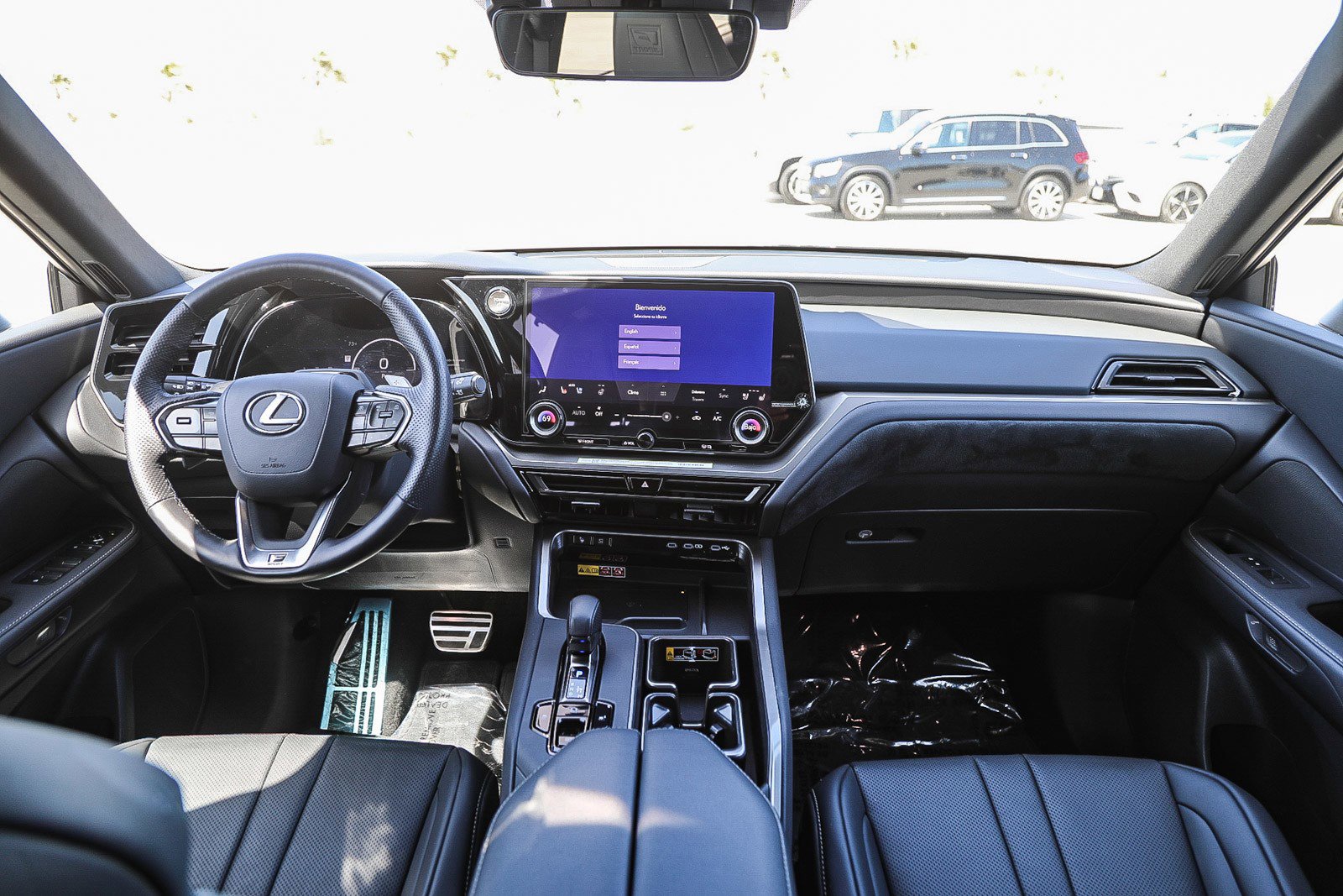 Used 2025 Lexus TX 500h AWD w/ Technology Package image 12