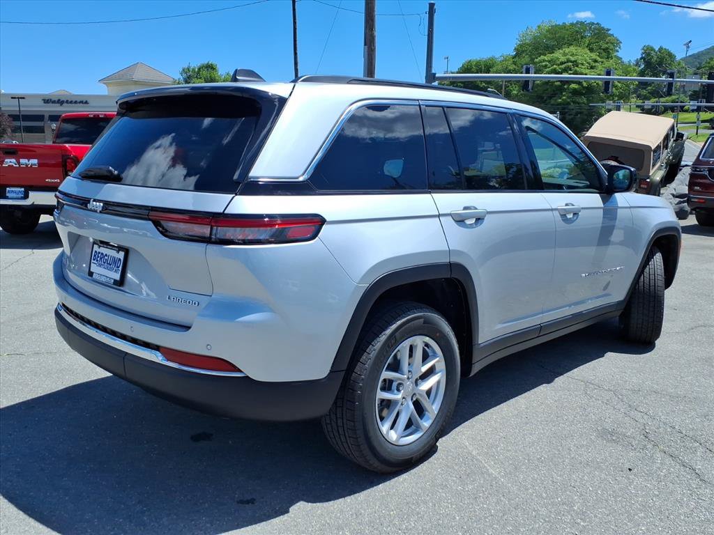 New 2026 Jeep Grand Cherokee Laredo X AWD/4WD image 4