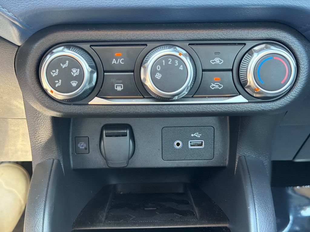 Used 2025 Nissan Versa SV w/ Trunk Package FWD image 25
