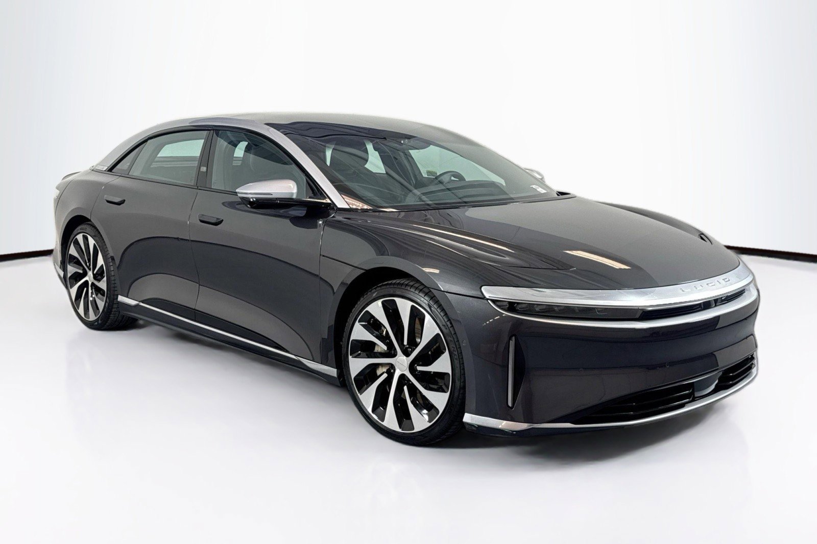 Used 2023 Lucid Air Grand Touring image 3