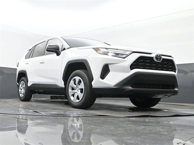 Used 2025 Toyota RAV4 LE image 23