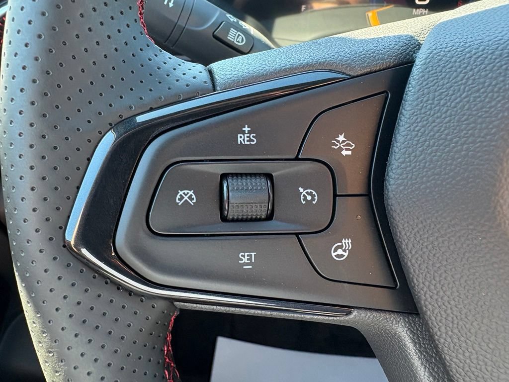New 2026 Chevrolet Trax RS w/ Sunroof Package FWD image 4