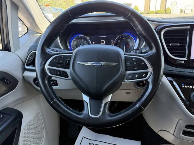 Certified 2021 Chrysler Pacifica Touring-L image 23
