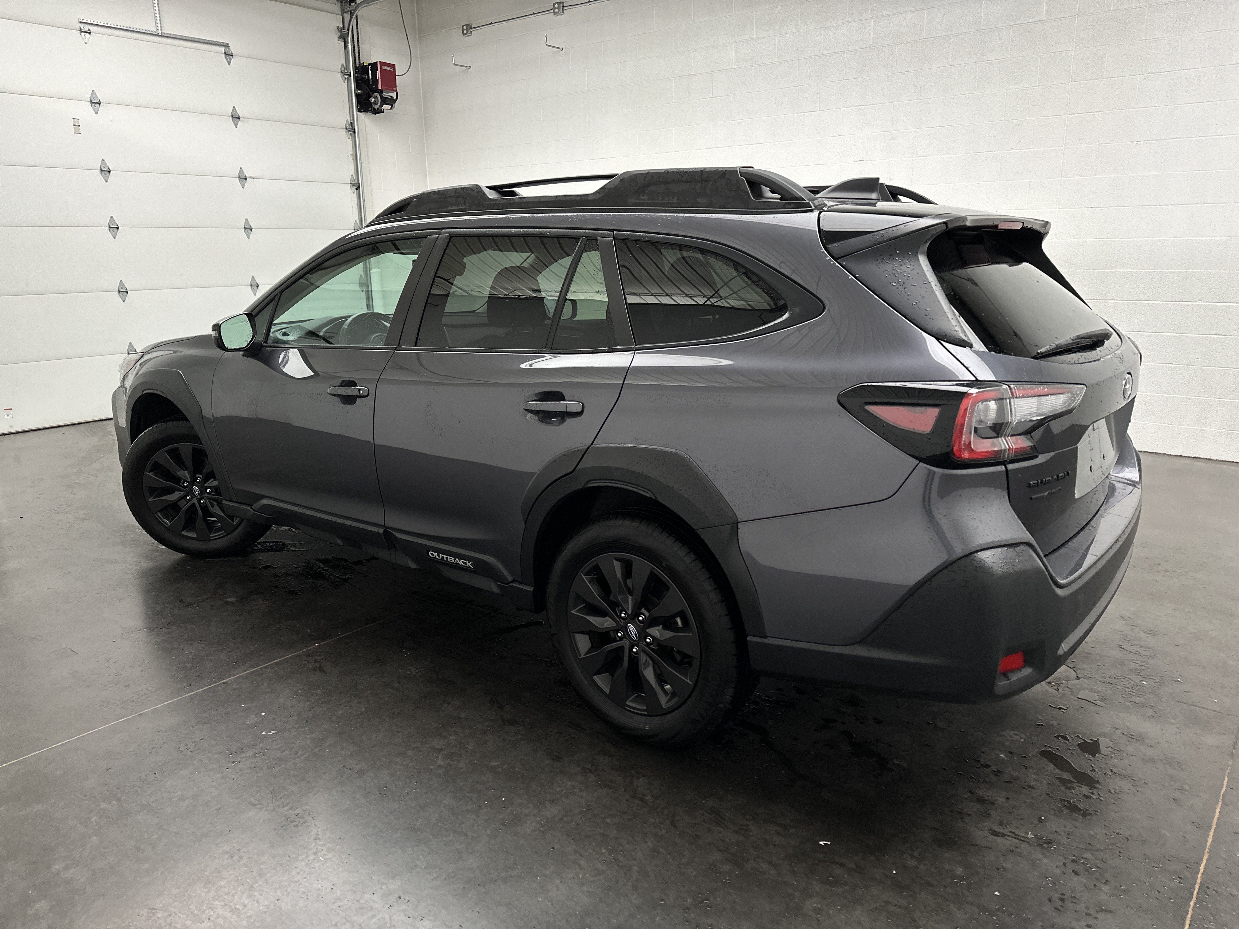 Used 2025 Subaru Outback Onyx Edition AWD/4WD image 5