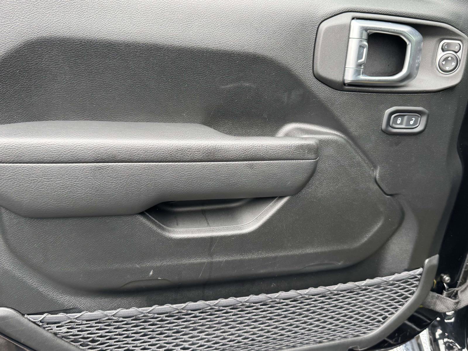 Used 2023 Jeep Wrangler Sport AWD/4WD image 26