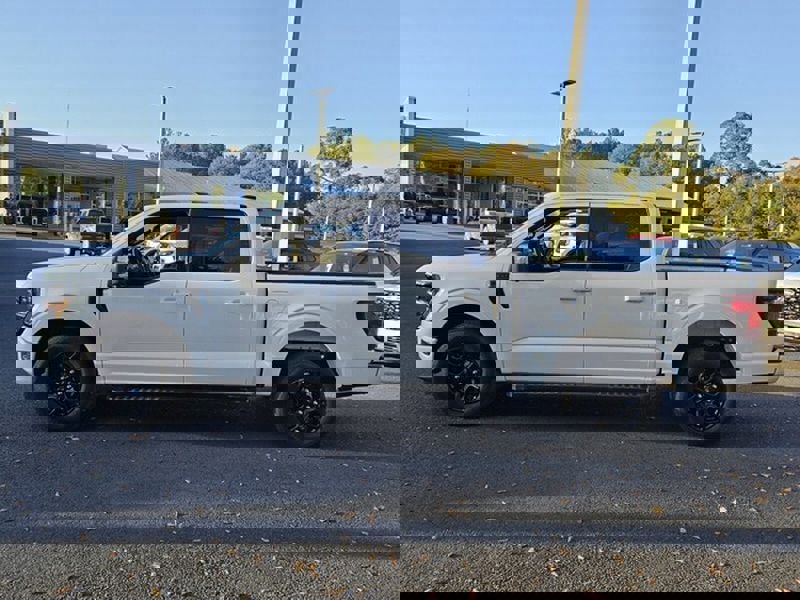 Used 2024 Ford F150 XLT w/ XLT Black Appearance Package image 5