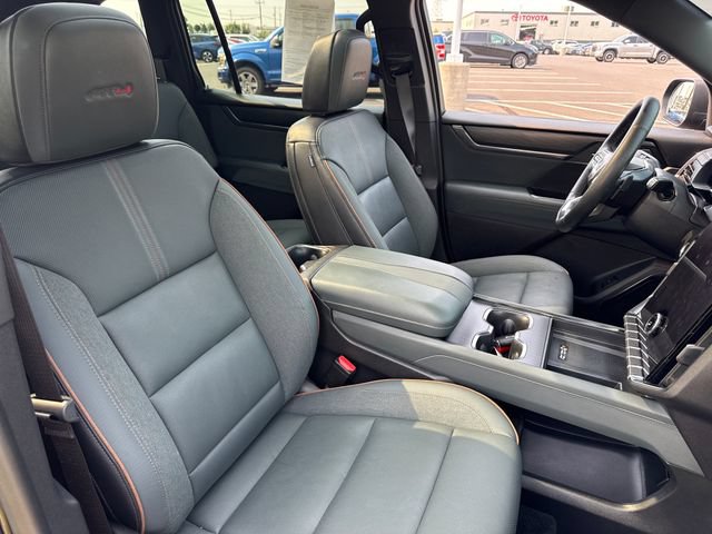 Used 2025 GMC Acadia AT4 w/ Luxury Package AWD/4WD image 13