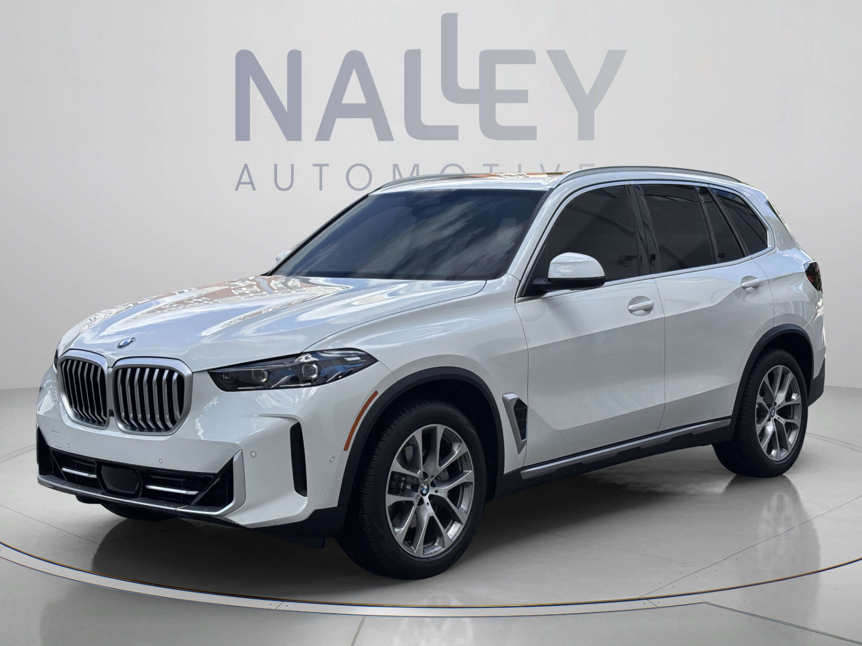 Used 2025 BMW X5 xDrive40i w/ Executive Package AWD/4WD image 1