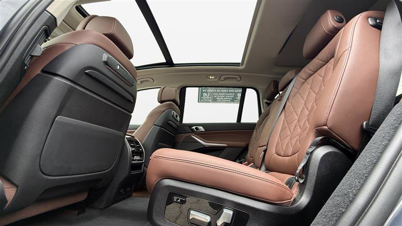 Used 2023 BMW X7 xDrive40i w/ Premium Package AWD/4WD image 24