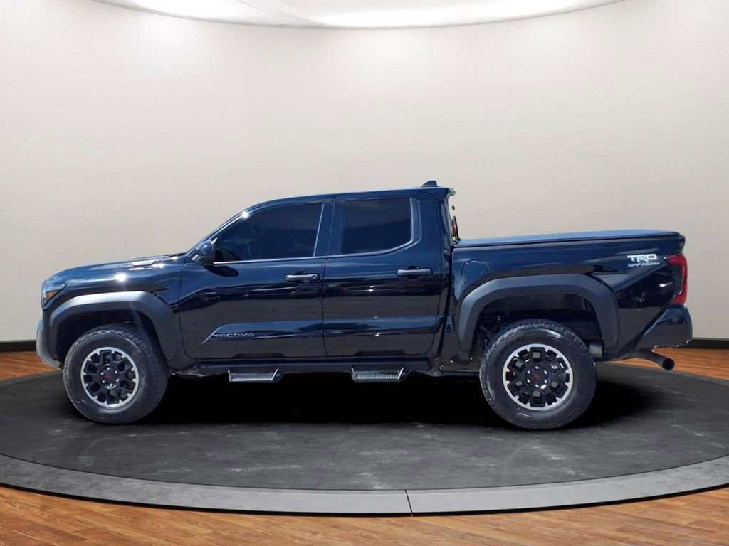 Used 2025 Toyota Tacoma TRD Off-Road AWD/4WD image 15