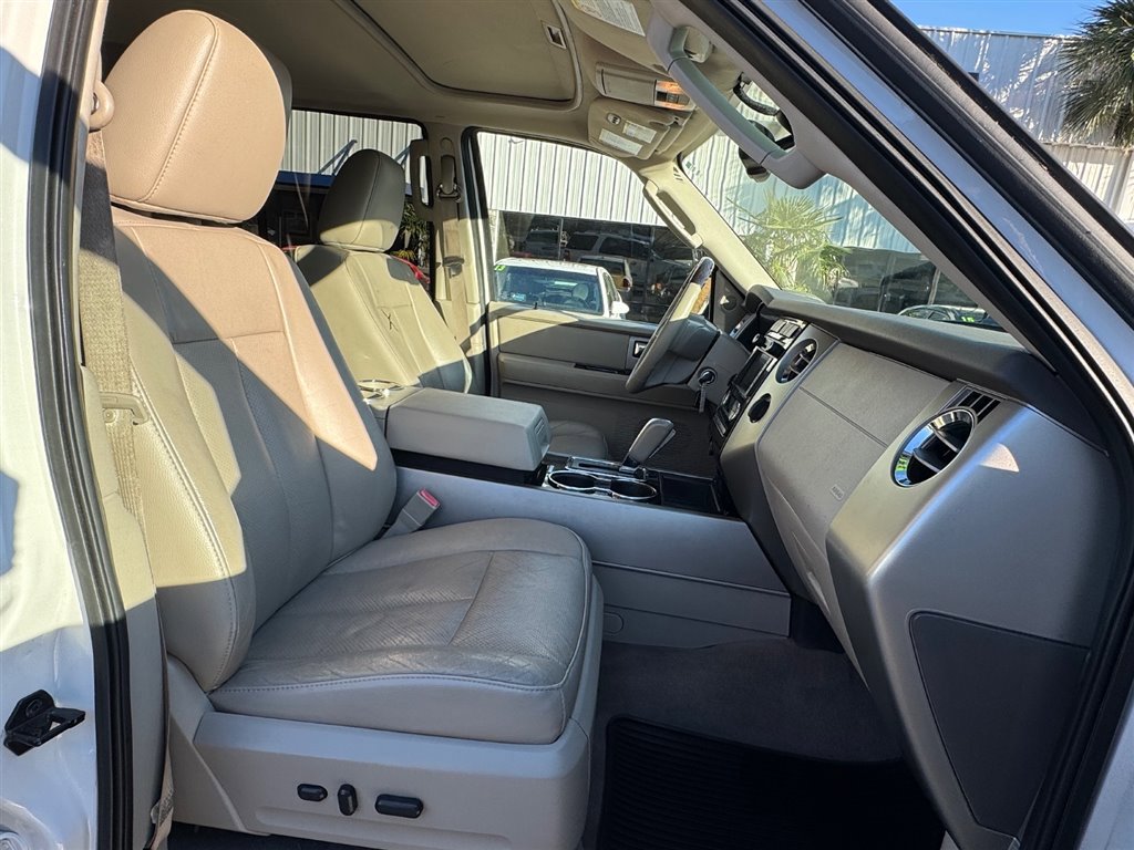 Used 2014 Ford Expedition Limited w/ Equipment Group 301A AWD/4WD image 19
