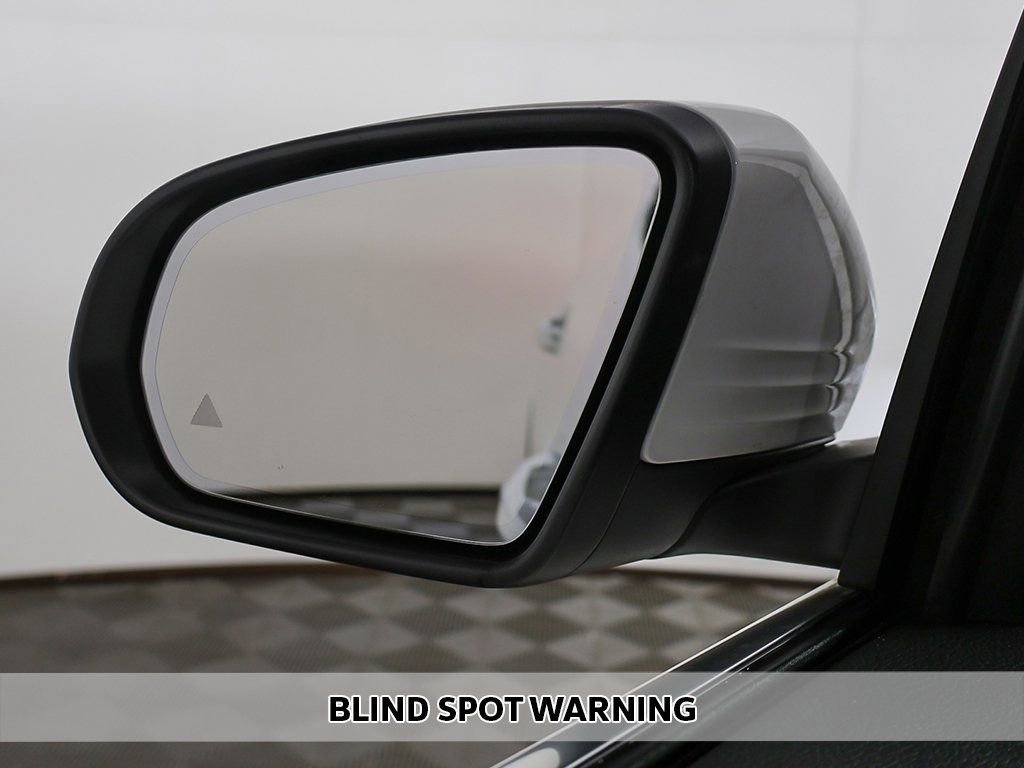 Used 2025 Mercedes-Benz GLA 250 4MATIC image 5