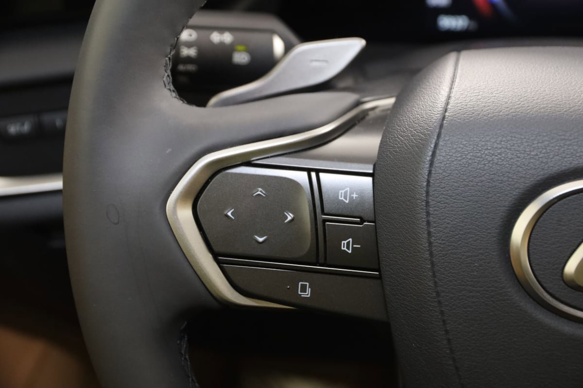 Used 2024 Lexus RZ 450e Premium w/ Technology Package AWD/4WD image 38