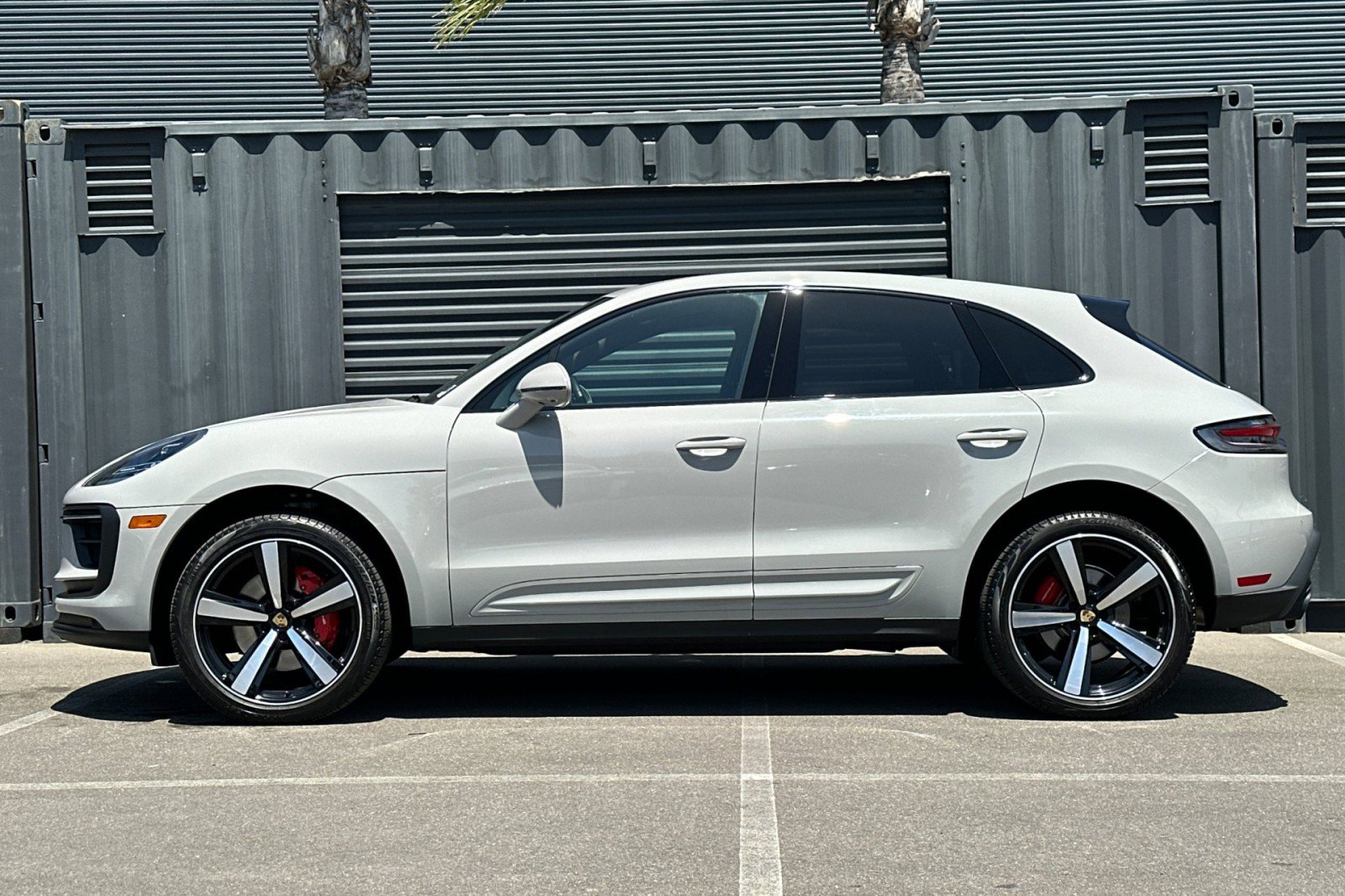 Certified 2024 Porsche Macan S AWD/4WD image 2