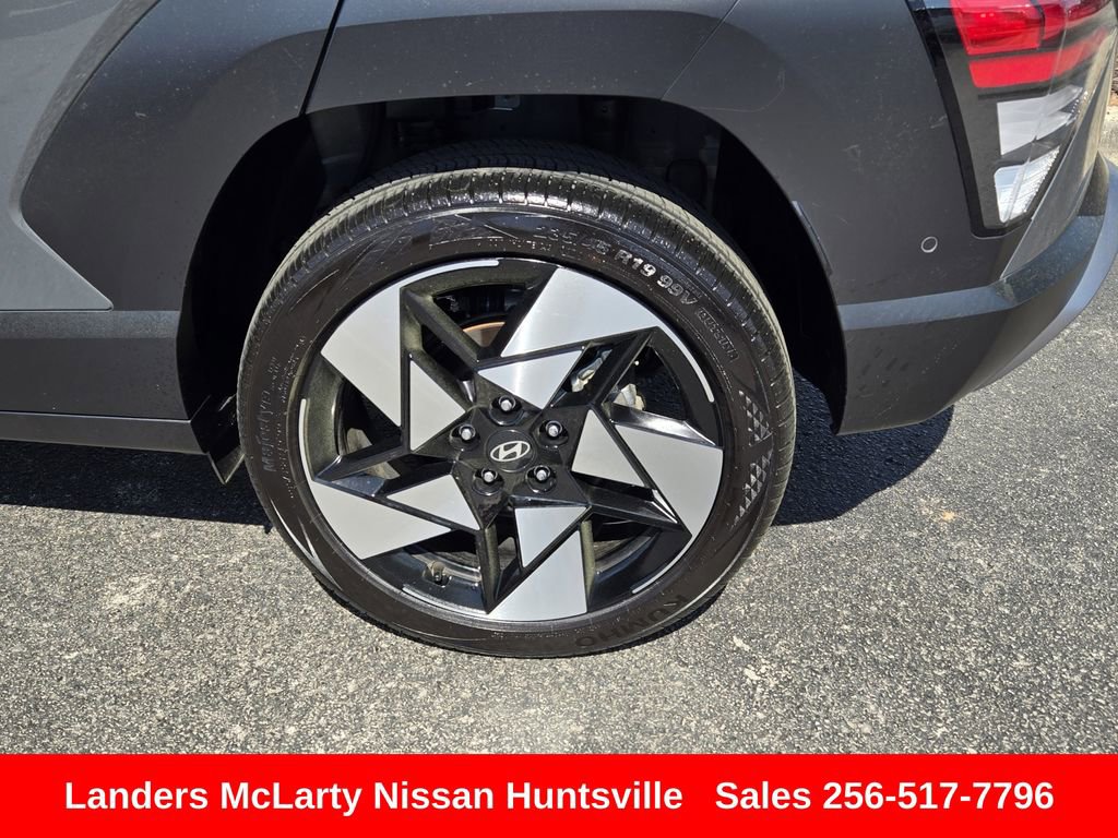 Used 2025 Hyundai Kona Limited image 12