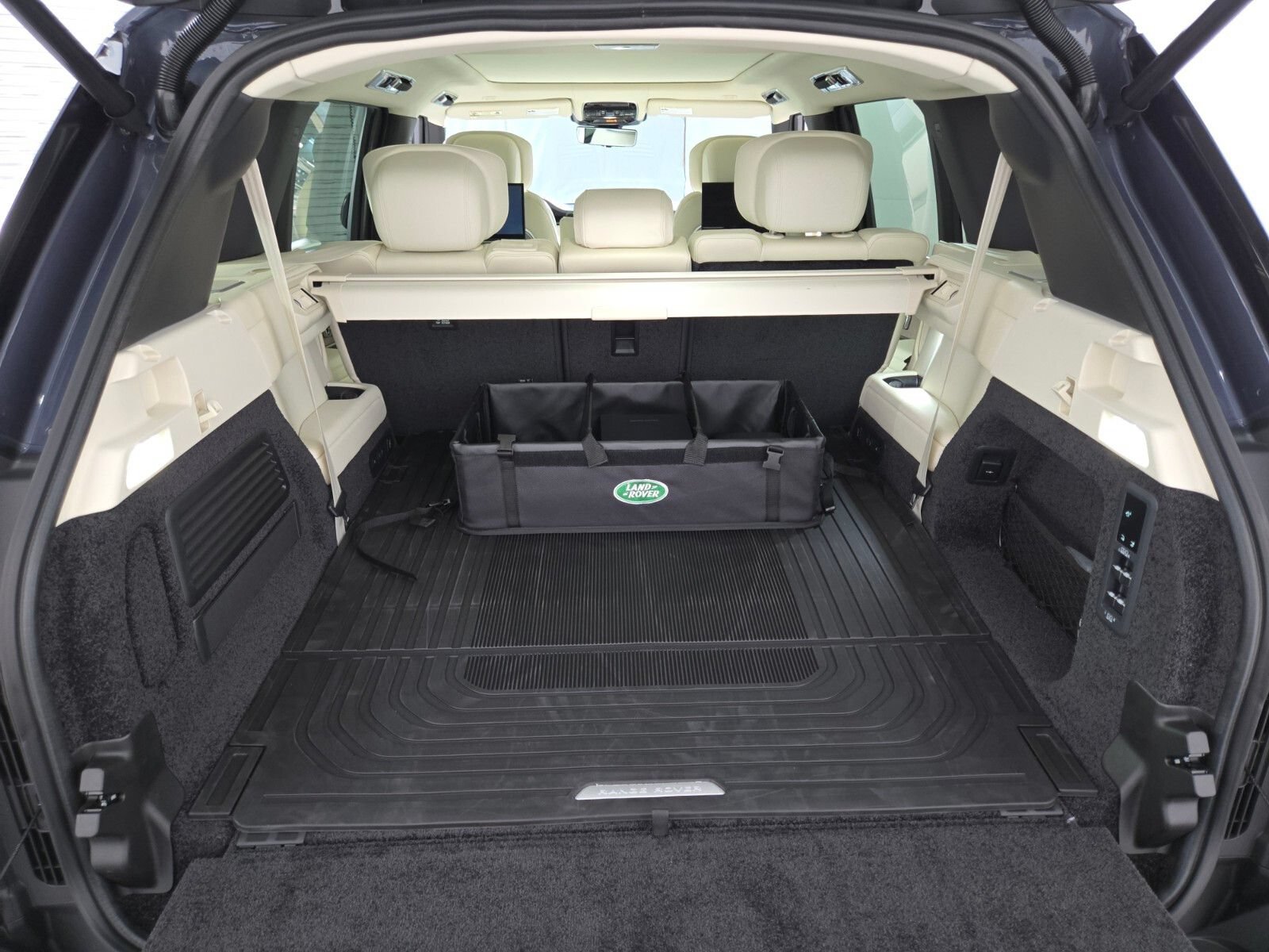 New 2026 Land Rover Range Rover Long Wheelbase Autobiography AWD/4WD image 14