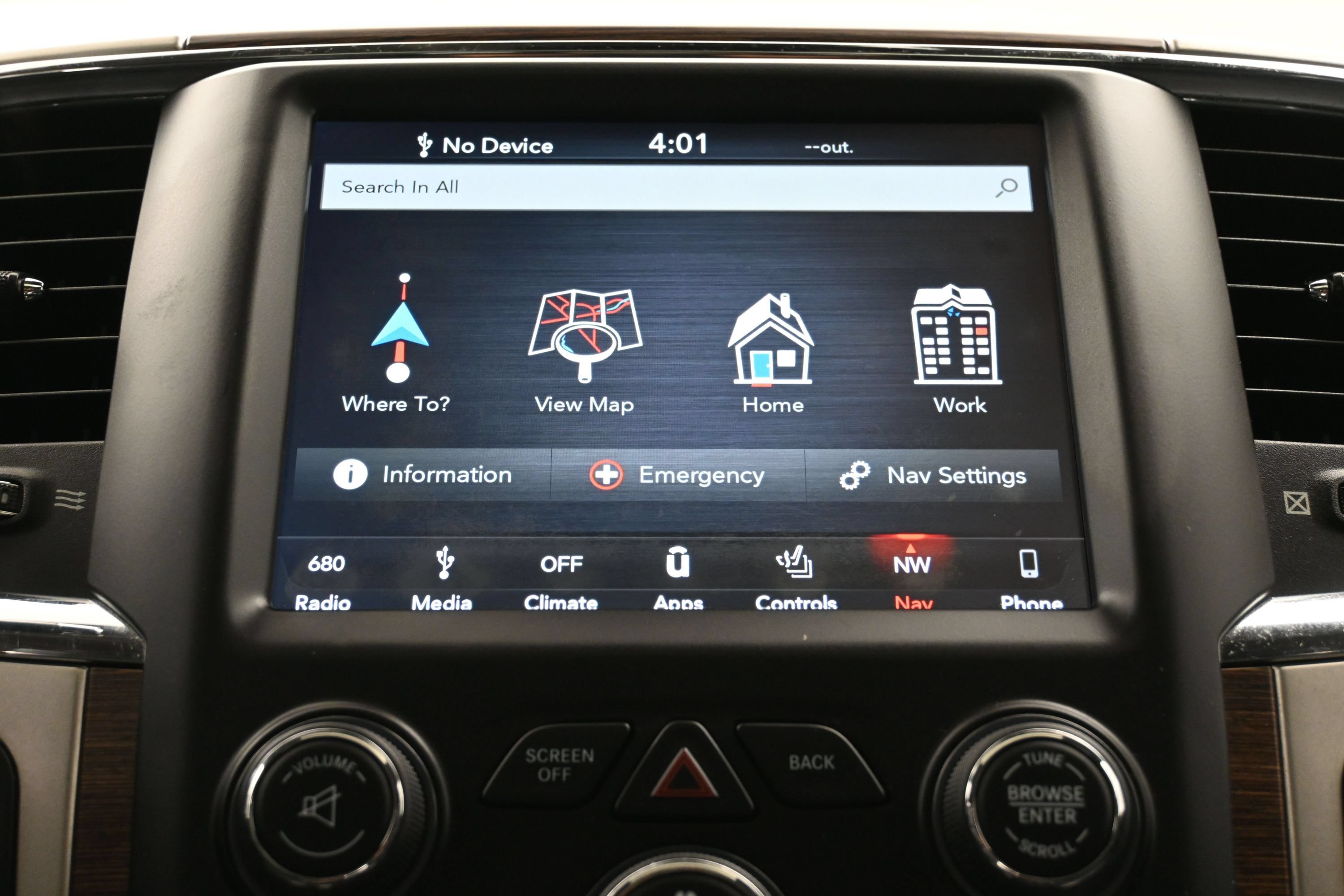 Used 2018 RAM 2500 Laramie w/ Snow Chief Group AWD/4WD image 34