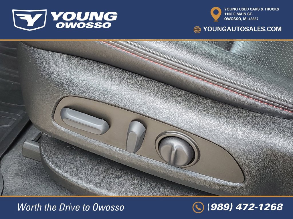 Used 2023 Chevrolet Traverse RS w/ LPO, Floor Liner Package AWD/4WD image 8