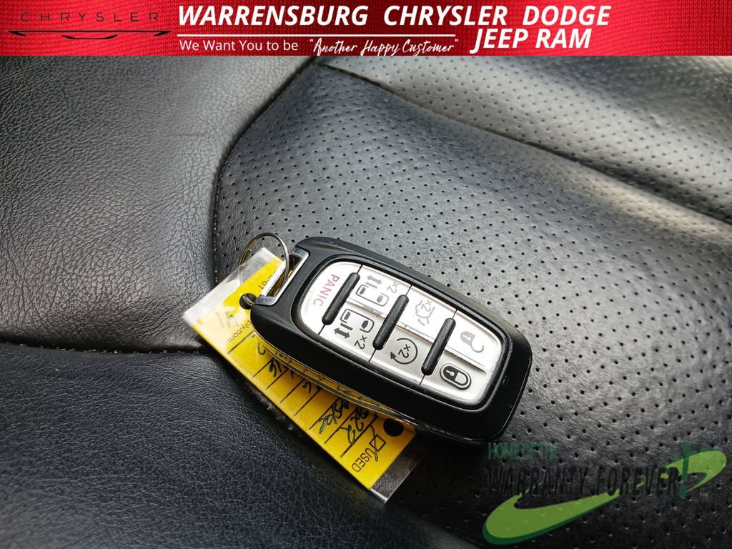 Used 2022 Chrysler Pacifica Touring-L FWD image 30