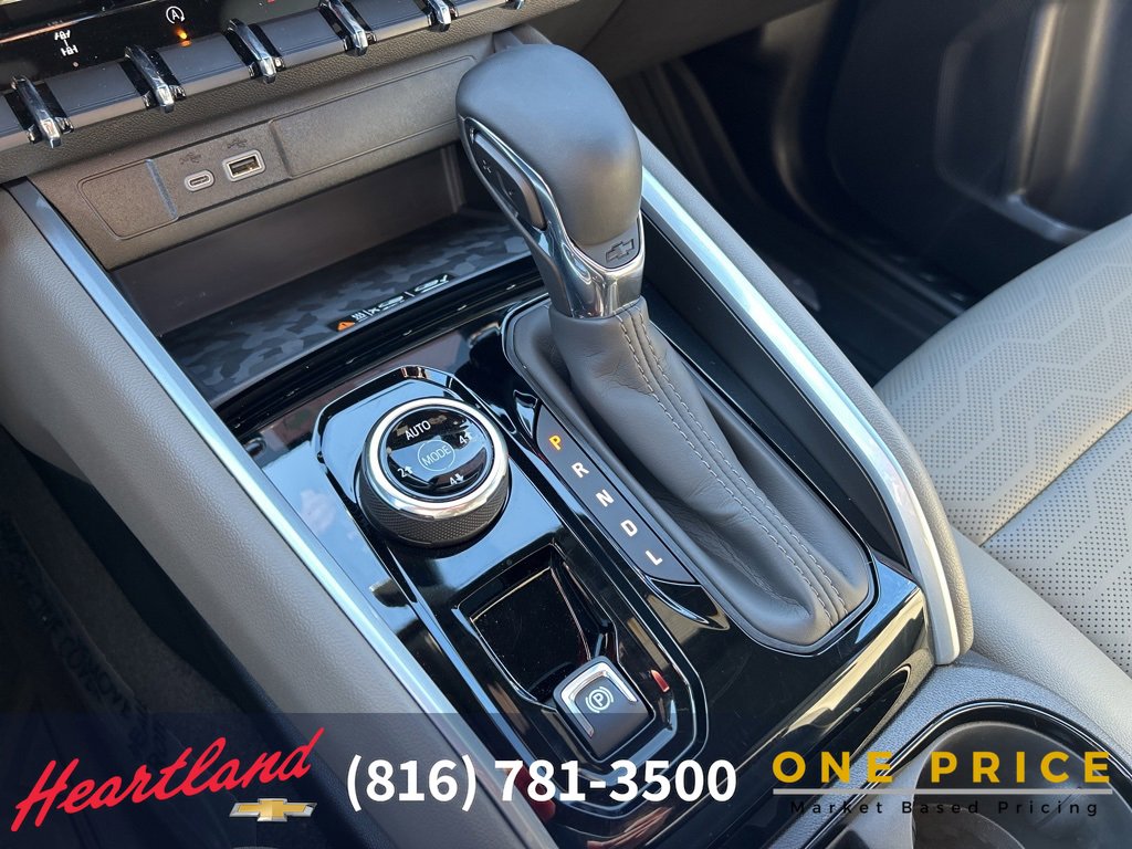 Used 2024 Chevrolet Colorado ZR2 w/ ZR2 Convenience Package III image 41