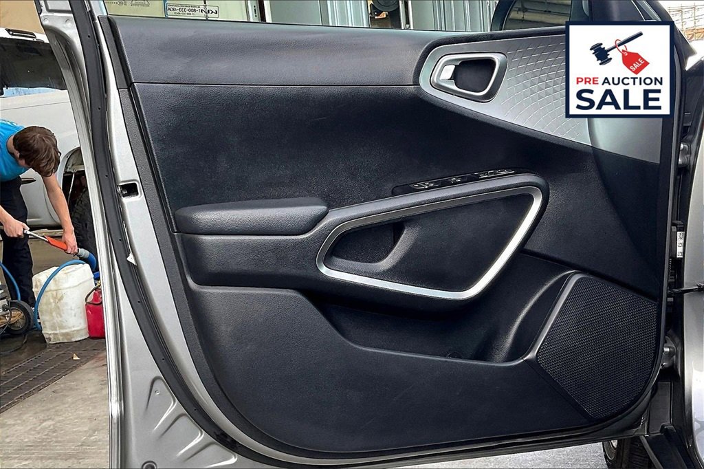 Certified 2023 Kia Soul LX w/ Option Group 015 image 21