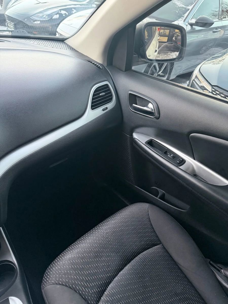 Used 2018 Dodge Journey SXT w/ Blacktop Package image 25